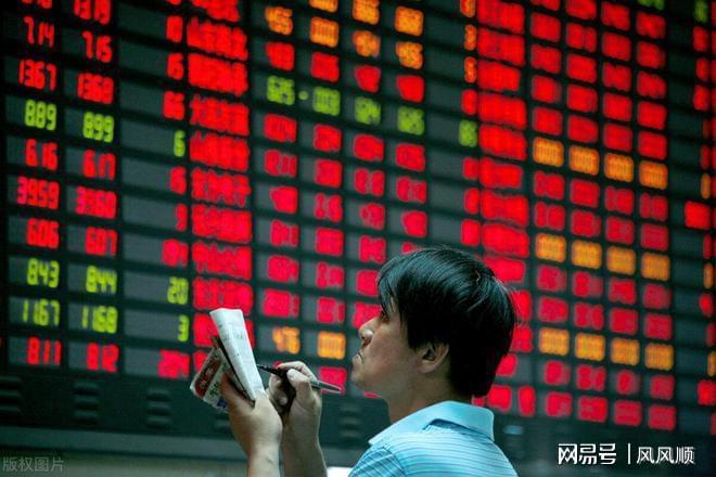 深夜利空，白银龙头巨亏6亿，105个龙头暴雷，56股利润降幅100%